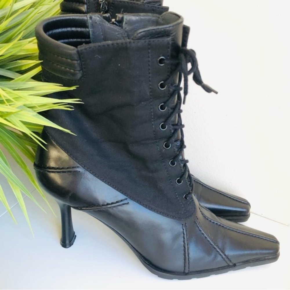Stuart Weitzman Stunning RARE Lace Up Booties